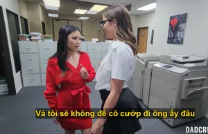 Cháu có muốn nếm thử mùi lồn của cô không