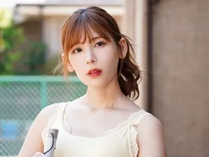 Xoạc vội cô ghệ ruột đang lén thủ dâm