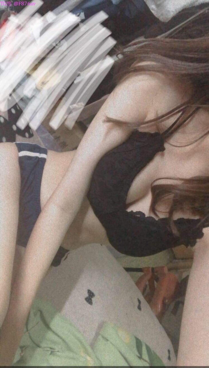 Chú rể say rượu cô dâu nứng lồn địt nhau cùng bạn thân