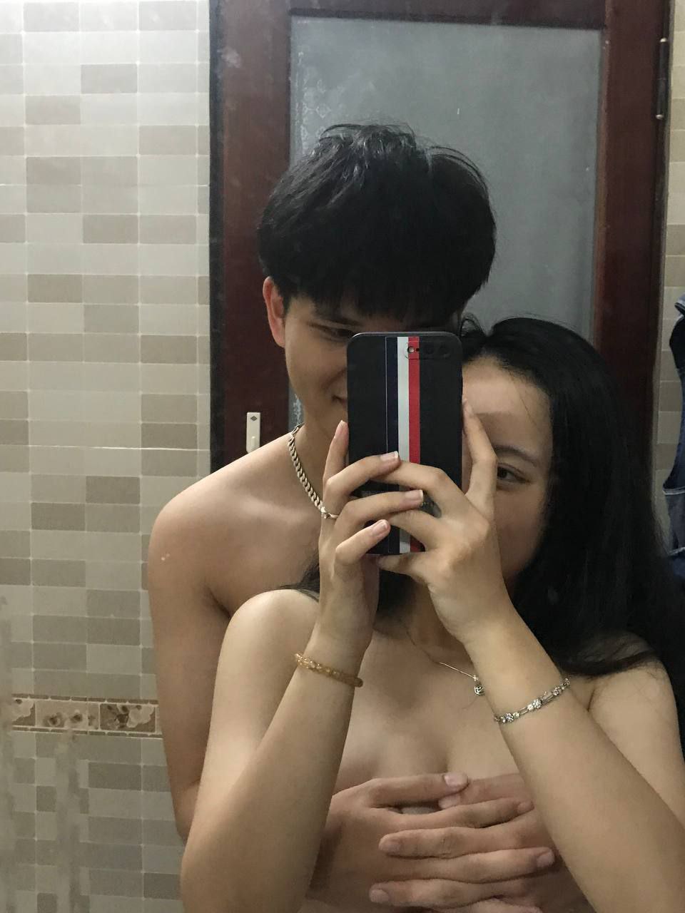Bị người vợ vú ngon của tiền bối gạ địt